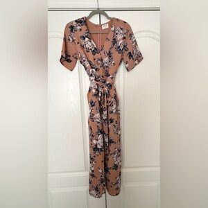 Gorgeous Floral dress with tie waist. Size medium 🌸